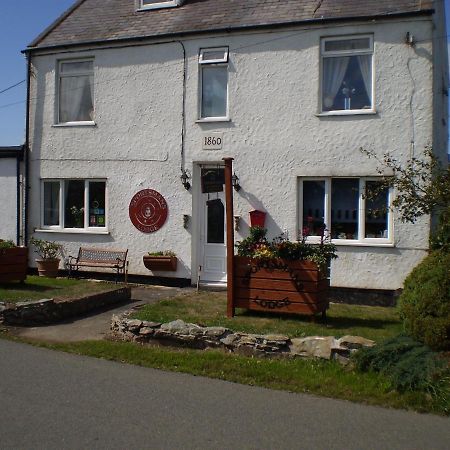 Sportsmans Lodge Bed And Breakfast Amlwch Kültér fotó